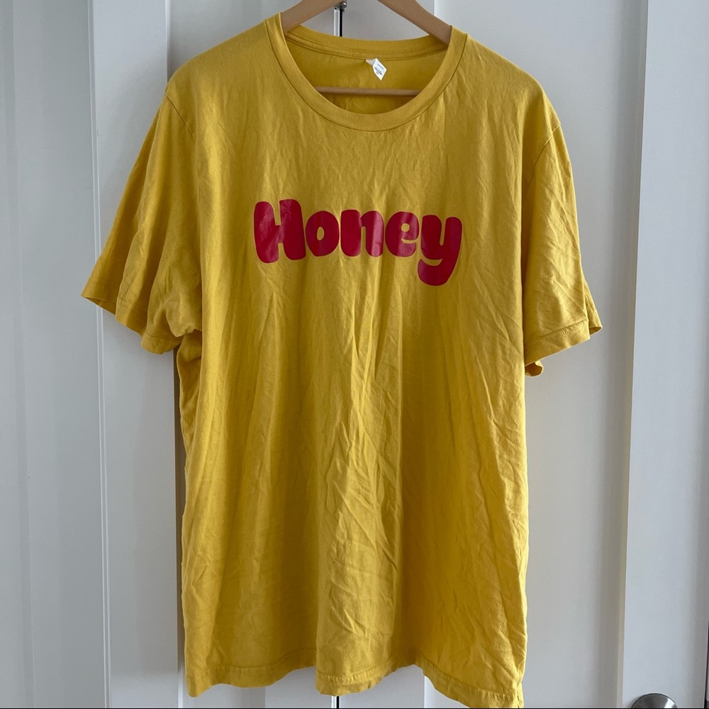 HONEY textual tee in Yellow and red